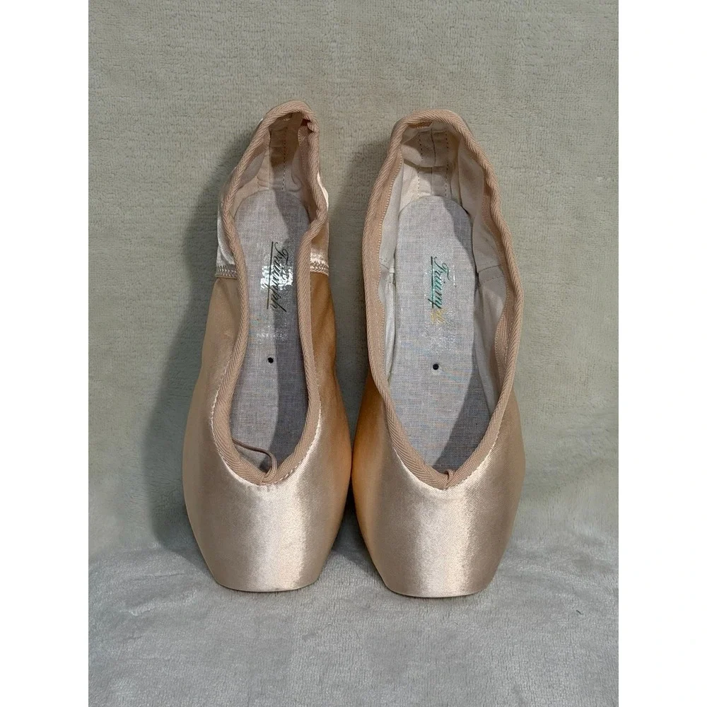 Nikolay Triumph Classic Pointe Shoes Shank Medium Width 4X Ballet Girls Size 3
